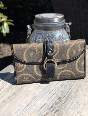 Dooney & Bourke Vintage Long Snap Wallet